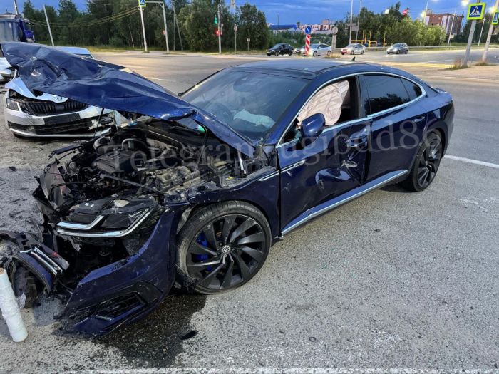 ​В Сургуте молодой водитель спровоцировал аварию с тремя авто