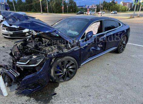 ​В Сургуте молодой водитель спровоцировал аварию с тремя авто
