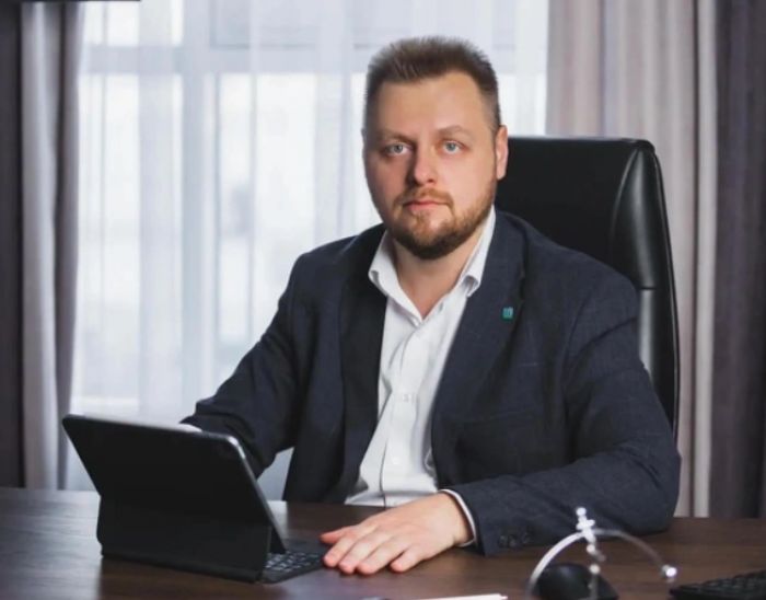 Замгубернатора Югры по экономике покидает правительство, не успев проработать даже года