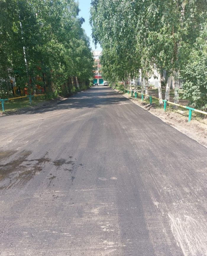 ​В Сургуте отремонтировали проезд к школе № 12 на улице Дзержинского