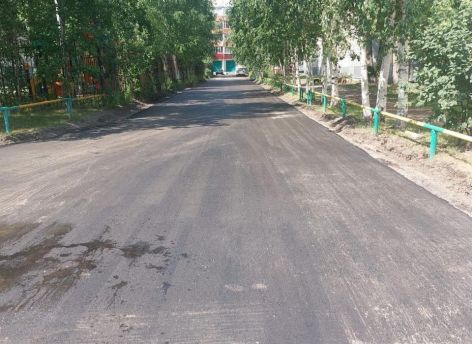 ​В Сургуте отремонтировали проезд к школе № 12 на улице Дзержинского