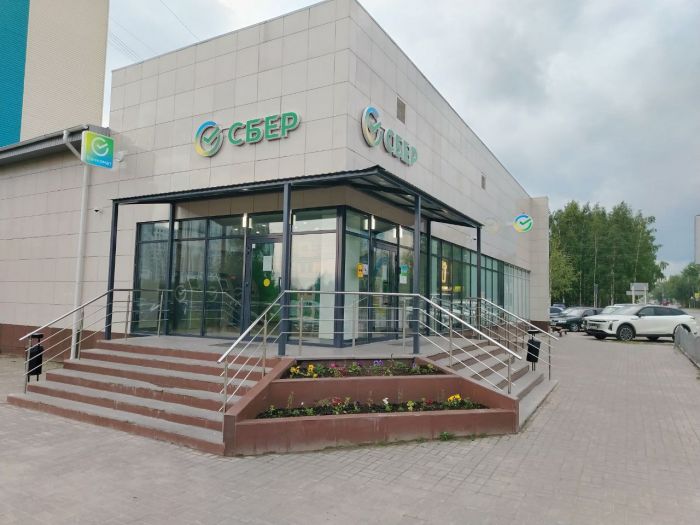 ​Обновленные офисы Сбера открылись сразу в трех городах Югры