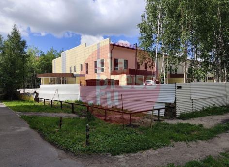 ​В Сургуте застройщика на улице Дзержинского обвинили в захвате придомовой территории