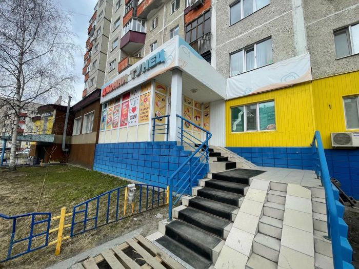 ​В Сургуте массовое отравление в кафе «Джонни Тунец» дошло до суда