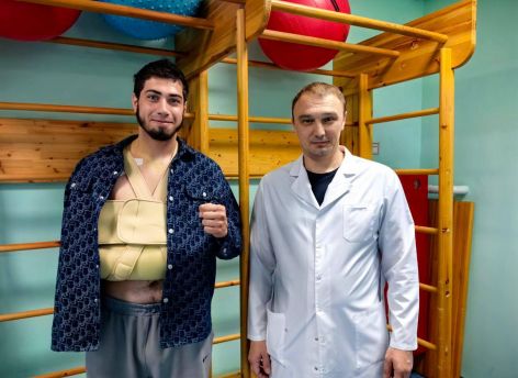 Сургутские врачи вылечили молодого югорского самбиста от травмы, которая могла перечеркнуть его карьеру