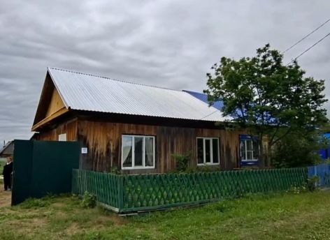 ​По поручению губернатора Тюменской области матери троих бойцов отремонтировали кровлю