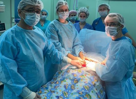 Двойная операция: в Сургуте врачи одновременно спасали жизни беременной женщины и ее ребенка