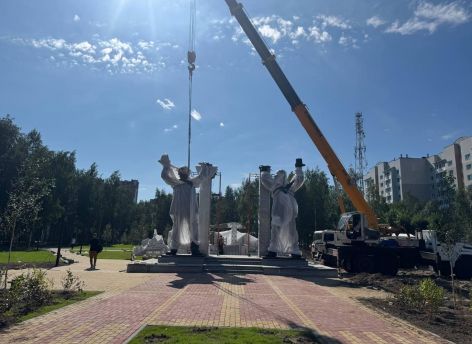 ​В Сургуте готовятся к открытию масштабного памятника строителям