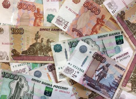 Президент подписал введение новых пошлин и увеличение действующих для мигрантов и водителей