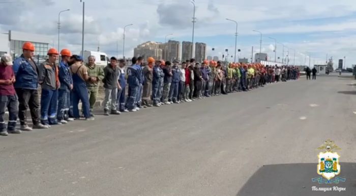 ​Со строек Сургута увезли более 100 мигрантов – в городе прошли массовые рейды
