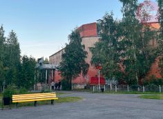 «Портрет Дориана Грея» в центре Сургута − что произошло с кинотеатром «Аврора» за 40 лет