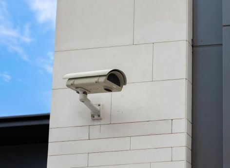 ​В 35 сургутских школах установлены камеры наблюдения с функцией распознавания лиц