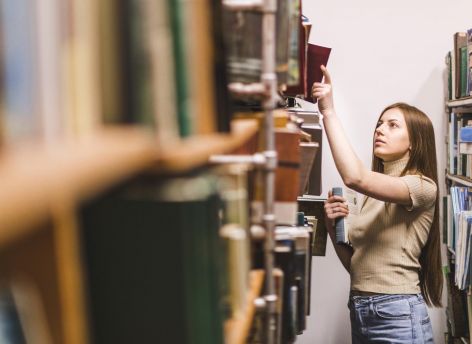 ​За авторов-иноагентов можно остаться без льгот: книжным магазинам напомнили об ограничениях с 1 сентября