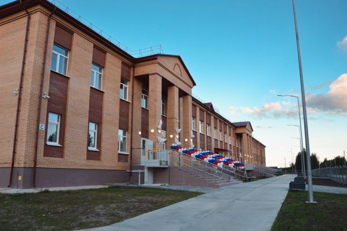 Три новые школы открылись в Югре в День знаний