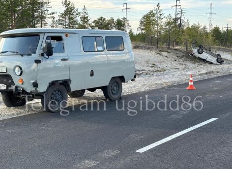 ​Обгон не удался: на трассе под Лянтором перевернулась иномарка