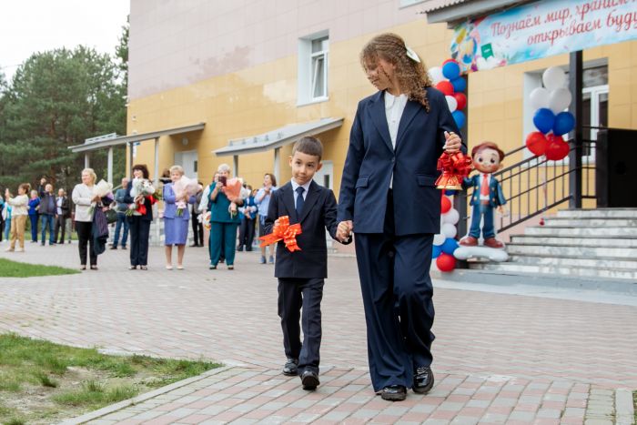 В сургутские школы пошли 64 тысячи учеников