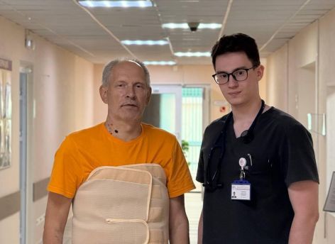 В Сургуте молодой врач на первом же дежурстве спас жизнь пациенту с опаснейшим диагнозом