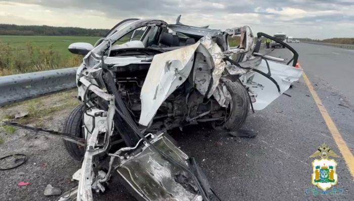 ​Смертельное ДТП под Сургутом: водитель легковушки выехал на встречку