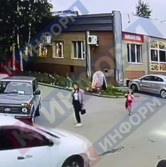 ​​В Сургуте женщина сбила пятилетнюю девочку на глаза матери. Ребенок получил тяжелые травмы