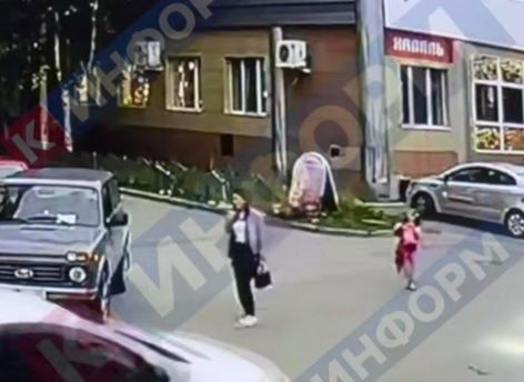 ​​В Сургуте женщина сбила пятилетнюю девочку на глаза матери. Ребенок получил тяжелые травмы