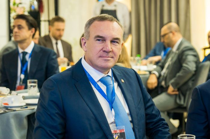 ​Делегация Югры во главе с губернатором Русланом Кухаруком принимает участие в TNF-2025 в Тюмени