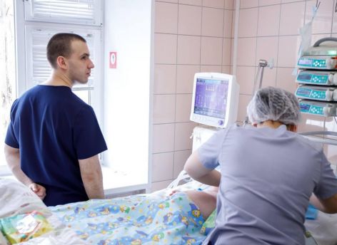 Сургутские врачи спасли маленького ребенка от обострения крайне опасного синдрома