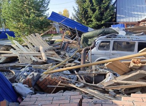 ​В Югорске из-за воспламенения газа рухнул гараж ‒ хозяин отделался испугом