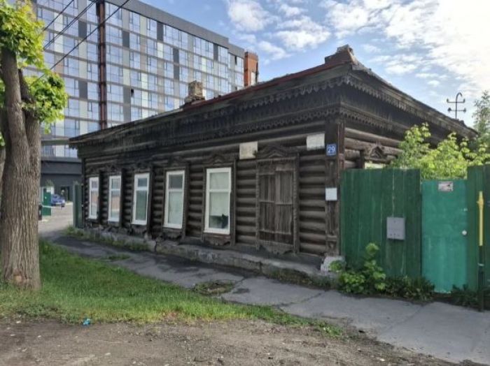 В Тюмени бизнес выкупил старый деревянный дом в центре города, чтобы его реставрировать