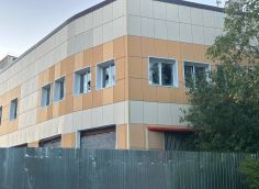 Если возвращать в общественный оборот Аврору, то нужно параллельно решить вопрос с соседним зданием
