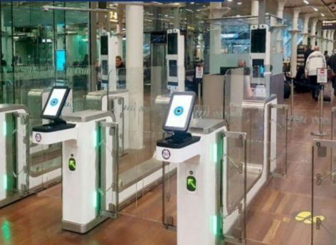 В российских аэропортах будут регистрировать и сажать на рейс «по лицу»