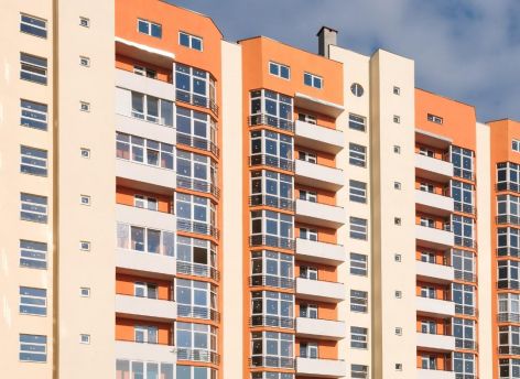 ​В Югре обновили около 200 домов и заменили десятки лифтов