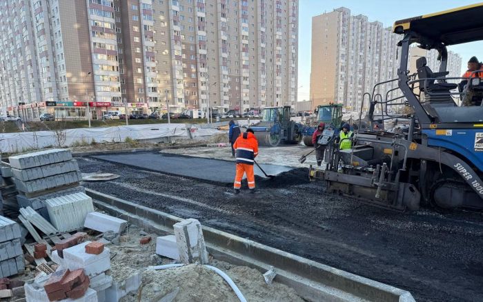 В Сургуте завершают благоустройство вокруг последнего проблемного дома в ЖК «Уютный-2»