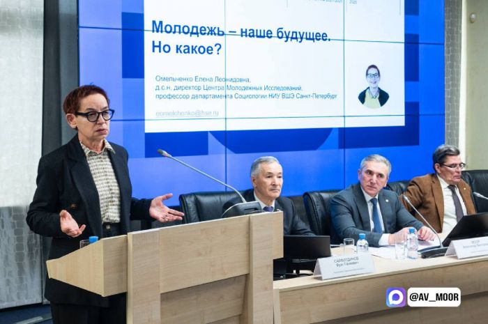 ​Губернатор Тюменской области обсудил с экспертом перспективы развития молодежи в регионе