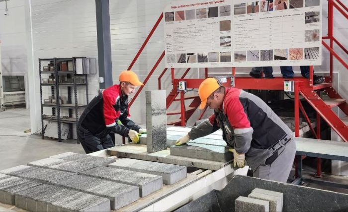 ​В Тюменской области запущена новая линия по производству тротуарной плитки