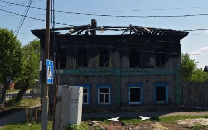 Тюменский бизнесмен выкупил исторический дом, и тот сгорел. Теперь власти требуют восстановить здание