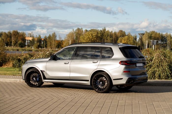 ​Почти 11,5 млн рублей: в продаже появился юбилейный BMW X7 M60i