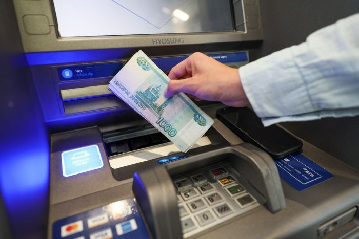 ​Эксперты ждут 90 рублей за доллар в 2026 году