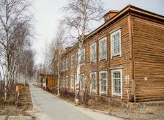 ​Дома пионеров и другие исторические здания никуда не уезжают − их просто предают забвению и даже сносят