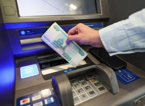 ​Рубль на пути к 100 за доллар, что на это повлияет?