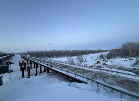 В Югре быстро построили временный мост вместо разрушенного