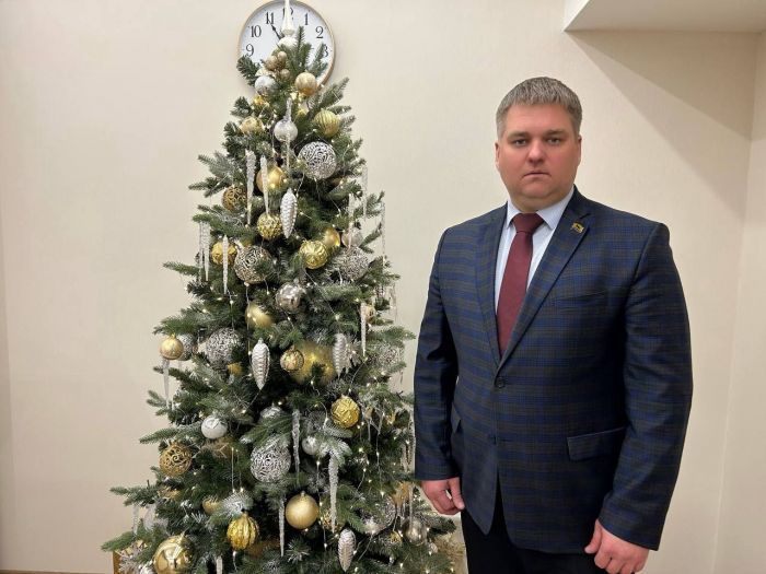 ​Пусть Рождество Христово принесет каждому душевное спокойствие, благополучие и мир