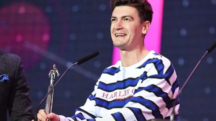 ​Комика Александра Гудкова привлекли к ответственности за клип «Я – узкий»