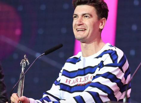 ​Комика Александра Гудкова привлекли к ответственности за клип «Я – узкий»