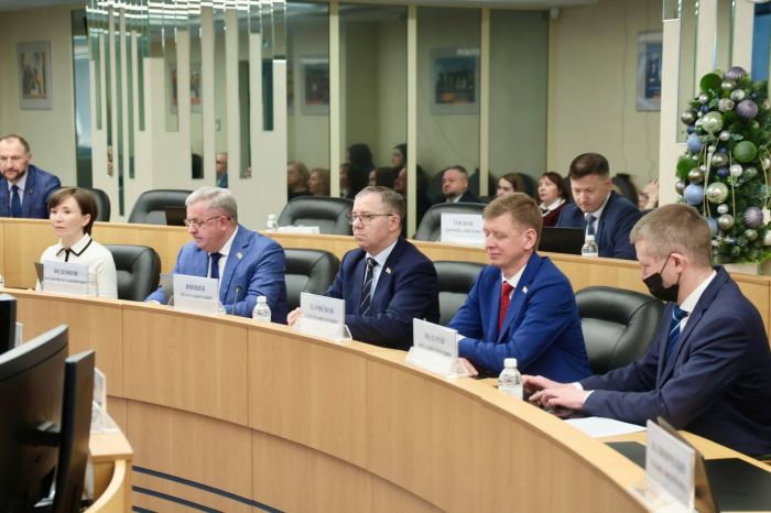 ​Депутатам Думы Сургута за год поступило почти тысяча обращений от горожан