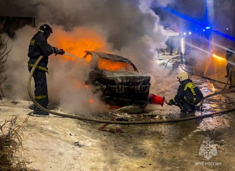 ​За три недели января в Сургуте сгорели восемь автомобилей