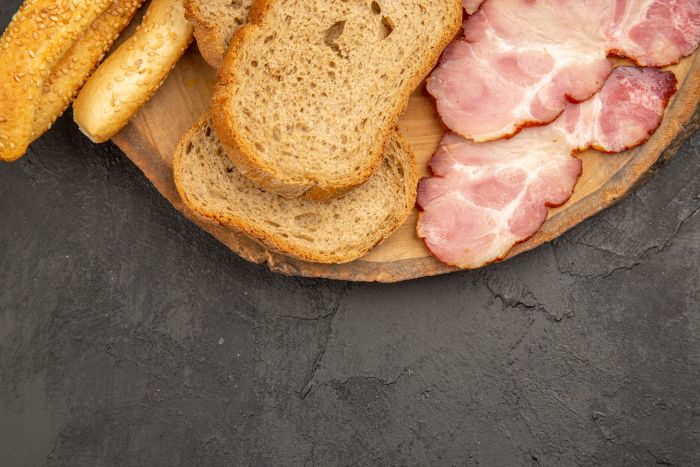 ​За год в Югре сильнее всего подорожали сыр, хлеб и мясо