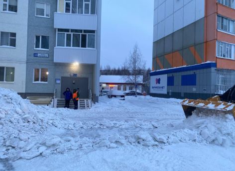 Между городом и УК: в Сургуте дворы остались без уборки снега из-за ошибок в границах участков