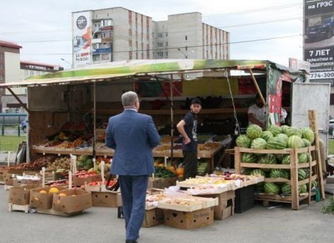 ​Муниципалитеты получат больше полномочий по сносу ларьков. Совфед утвердил закон о нестационарной торговле