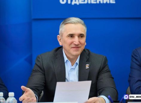 ​Александр Моор поручил привлечь больше тюменцев к формированию Народной программы