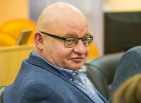 Свой пост покидает бессменный руководитель сургутского аэропорта